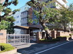 800px-Nihon_UNIV_Tsurugaoka_highschool.jpg